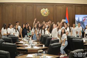 «Հրապարակ». ԱԺ-ի «Ամառային դպրոցում» ՔՊ-ականներից բացի դասավանդում են նաեւ ընդդիմադիրները