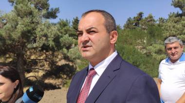 Արթուր Դավթյանը Ստեփանակերտում չցանկացավ խոսել դավաճանների ու մահապատժի մասին (տեսանյութ)