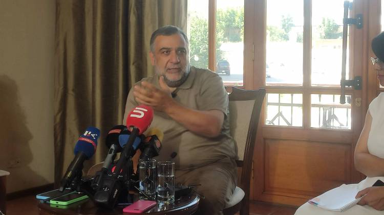 Էդ անուն կպցնելը՝ «Թաթար Ռուբո», «ռուսաֆոբ», էդ սաղ խաղեր են․ ես հայրենասեր հայ մարդ եմ․ Վարդանյան (տեսանյութ)