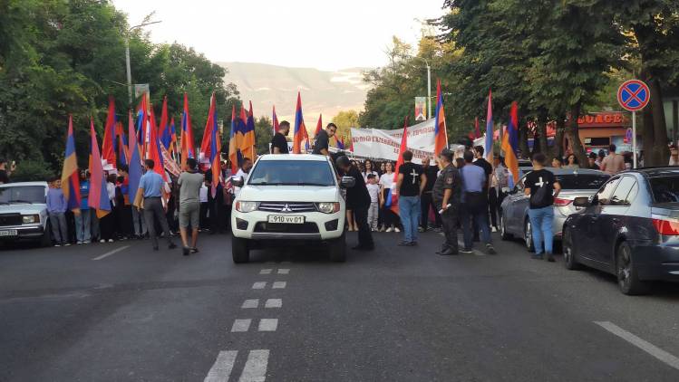 «Նիկոլ, դավաճանը» հնչեց նաև Արցախում
