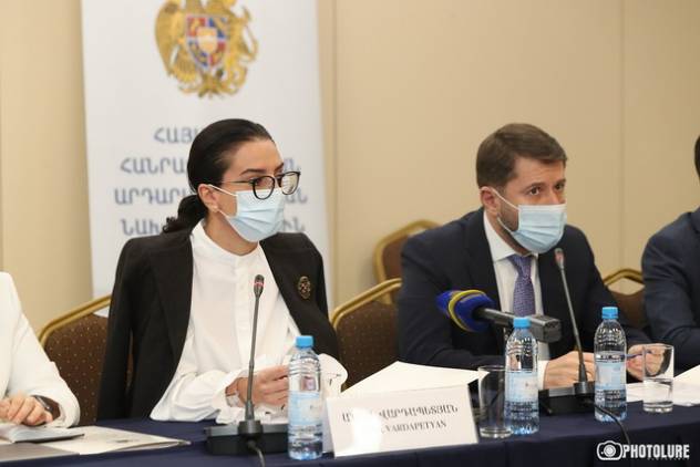 Կարեն Անդրեասյանն ու Աննա Վարդապետյանը պասերով դատավոր են «դատում»