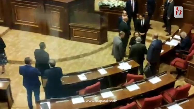 Փաշինյանին հեռախոսով չի կարելի նկարել (տեսանյութ)