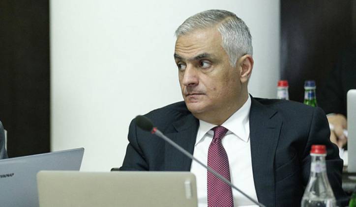 «Հրապարակ». Պուտինի հետ կքննարկվի՞, արդյոք, Լարսում կուտակված բեռնատարների հարցը