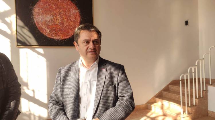 «Հրապարակ». Ամենամեծ թերությունը պրոֆեսիոնալ մարդկանց բացակայությունն է կառավարությունում