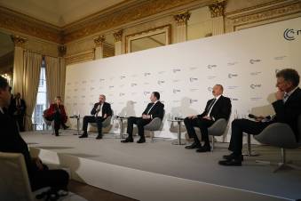 «Հրապարակ». Արա՛, Նիկո՛լ, սրբությունիցդ 150 կմ քառակուսի մտել են, ինչո՞ւ չխոսեցիր