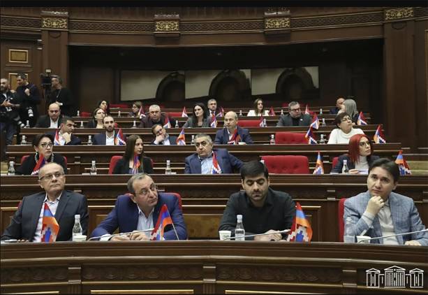 Ինչո՞ւ ընդդիմադիրների  մի մասը չի մասնակցում իրենց իսկ հրավիրած փակ նիստին