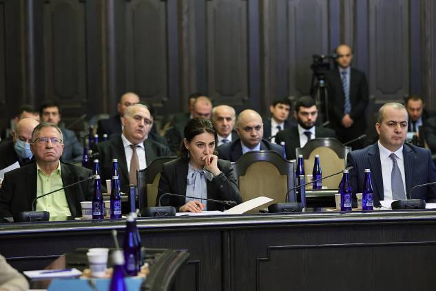 «Հրապարակ». Բոլոր ֆրոնտներով նահանջում ենք՝ Շուշիից մինչեւ կոռուպցիա