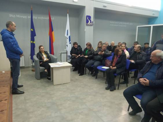 Հիմա ո՞ւմ հողն եք ուզում խլել, ո՞ւմ երեխու հացն եք ուզում տանեք ուտեք. Քննարկումը տապալվեց