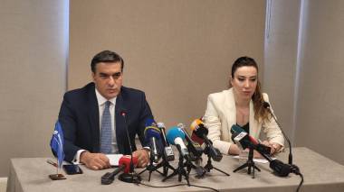 Ադրբեջանցիները ամրանում են Սյունիքում, բետոնե ճանապարհներ կառուցում. Արման Թաթոյան