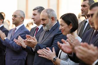Փոխանակ իր ԿԳՄՍ նախարարից պատասխան պահանջի, ուսուցիչներին է կրակը գցել