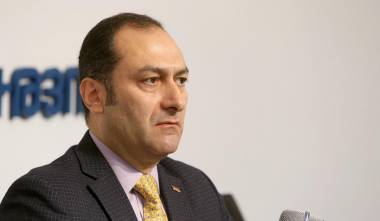 «Հրապարակ». Պետք է դիմել ՄԱԿ-ին, որ ապահովի միջանցք, որ հայերը դուրս գան, ու նրանց չնվաստացնեն դուրս գալիս