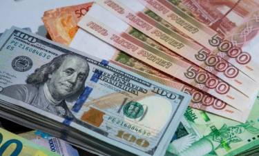 Փայտե ռուբլու եւ կայուն դոլարի մրցակցությունը 