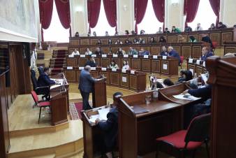 Գյումրու ավագանին Ամանորին է պատրաստվում. 300 հզր դրամ էլ՝ Ձմեռ պապին  հատկացնում