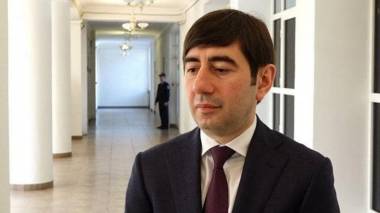 «Հրապարակ». Վազգեն Ռշտունո՞ւն են ճնշել, թող ինքն էլ գա, պատասխան տա