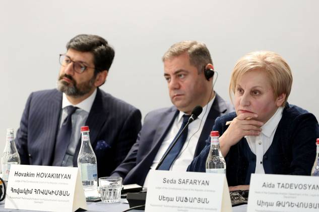 «Հրապարակ»․ Վահե Գրիգորյանը Սեդա Սաֆարյանին ու Հրայր Թովմասյանին հեռացրել է քննությունից