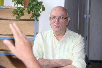 Մենք բառադիության, պատեհապաշտության, անզորության, չիմացության, տգիտության հետ գործ ունենք