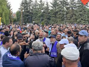 Ինչով էր տարբերվում Գյումրիում Սրբազանի հանրահավաքը, ինչ տվեց այն