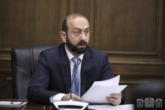 «Հրապարակ». Արտգործնախարա՞ր, թե՞ քարոզչական թեզեր արտաբերող շարքային ուսապարկ