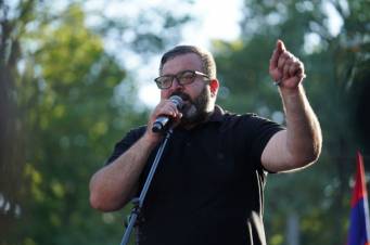 «Հրապարակ»․ Բոլոր շարժումներին լույսեր են վառում, թմբուկ խփում, վրաններ խփում` ով ուզենա նմանություններ գտնել, կգտնի