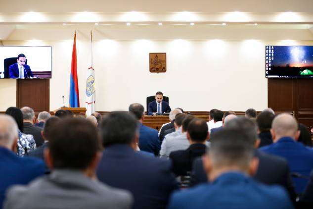 «Հրապարակ». Քաղաքապետարանը եւս թանկարժեք մեքենաներ է գնել․ Ավինյանը հետ չի մնում Փաշինյանից