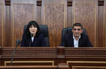 Գյումրու քաղաքապետն ու փոխքաղաքապետերը աշխատանքի չեն գնում․ որտեղ են նրանք