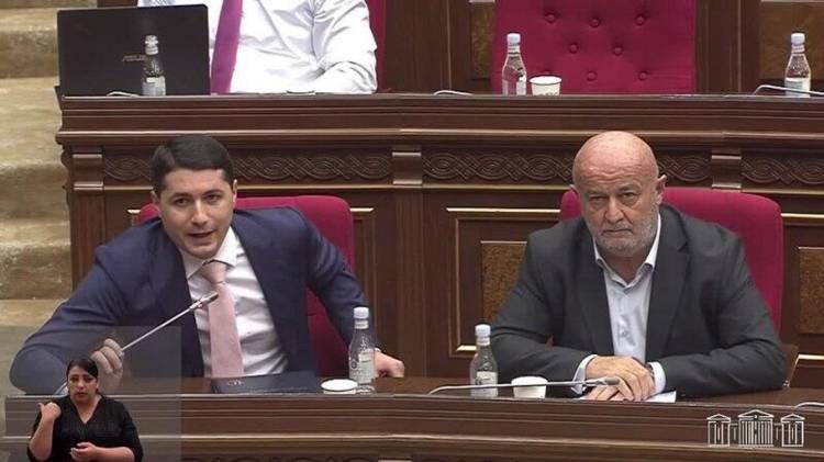 «Հրապարակ». ՔՊ-ն ուժայինների վախը բռնել է, ուսապարկերն աշխուժացել են
