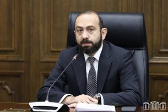 «Հրապարակ». 1.5 միլիոն հայ սպանելը, Միրզոյանի կարծիքով, «պատմության անցք» է