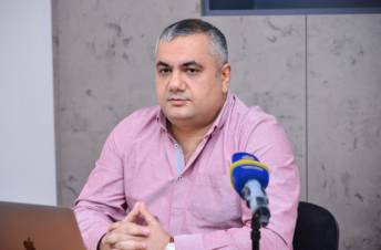 «ԱՐԱ Չի՛,... Արքայա» կամ՝ «Քյարամյան-Աղազարյան» հայտնի «բաթլի» հետքերով