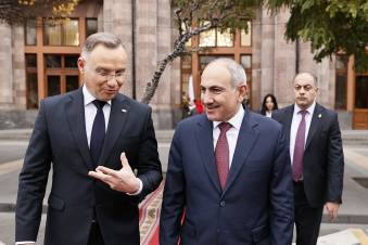 Տանը՝ «բռնապետ», դրսում՝ վարչապետ. քաղաքական դիմանկար