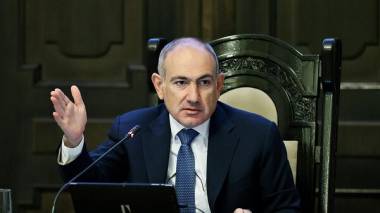 Նիկոլը Գյումրին «փրեյմըրիզով» տանի գը գյումրեցու տակից