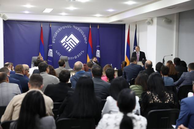 «Հրապարակ». ՔՊ նիստում իրար բմբլել են
