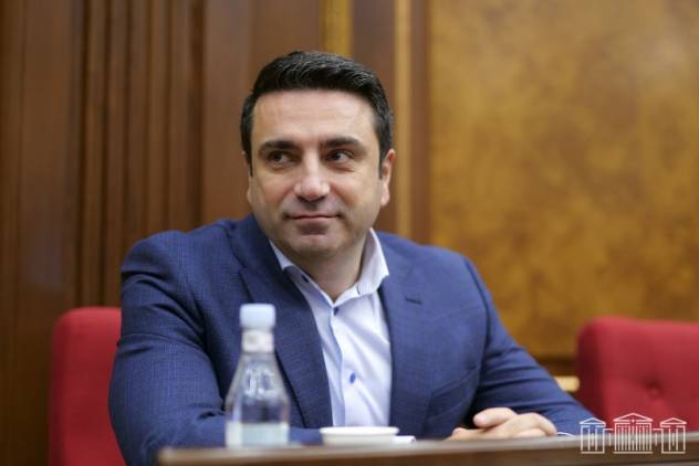 Օրհներգի նոր տարբերակը մրցակից ունի