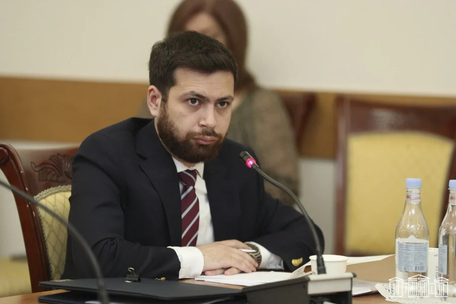 Ձեր պատշաճությունն ինձ սպանում է