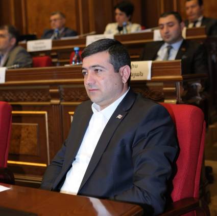 «Հրապարակ». Սարուխանյանը ռեյտինգ չունի, բայց ում անվան կողքին էլ ՔՊ գրեն, էդ մարդը տապալվելու է
