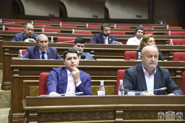 «Հրապարակ»․ Հովիկ Աղազարյանի դեմ ցուցմունք տվողը մեկ այլ գործով մեղադրյալ է
