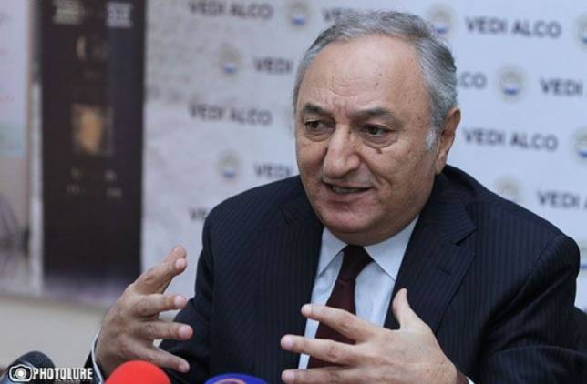 «Հրապարակ». Որեւէ մեկը, հատկապես հարբած վիճակում, իրավունք չունի ասել՝ մանդատը վայր դրեք