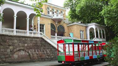 Մանկական երկաթուղին ավերվում է` տեր չկա