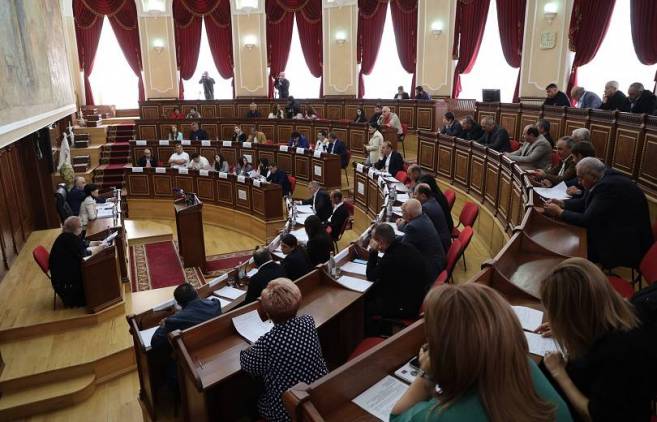 «Ապրելու երկիր»-ը քաղաքապետի նոր պաշտոնակատարի օրոք  արտահերթ նիստ է հրավիրում