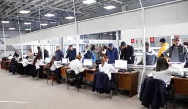 Ծաղրածուները գնացին, կրկեսը մնաց