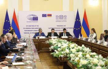 «Հրապարակ». ԵԱՏՄ-ի հետ «ամուսնությունը» սիրո վրա՞ է հիմնված