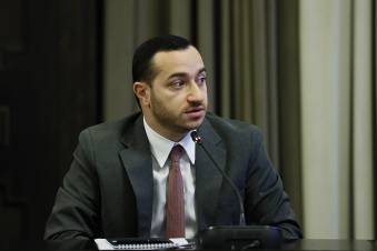 «Հրապարակ». Անհասկանալի կրթությամբ նախարարի` Մխիթար Հայրապետյանի «անմխիթար» ելույթի մասին