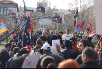 Սկսել են շատ էժան ու կեղտոտ քարոզչություն իրականացնել մեր դեմ․ Գյումրին եռում է