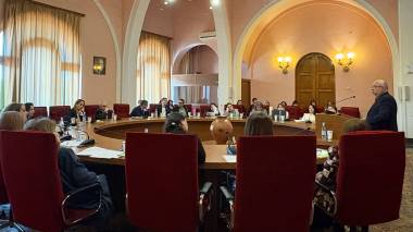 «Հրապարակ». Դասագրքերի խնդրից մինչեւ հայագիտության դեմ արշավներ