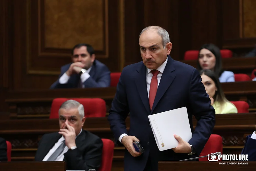 Այդքան թիվ ու երազանք ո՞վ է լցրել զեկույցիդ մեջ` տգետ նախարարնե՞րդ