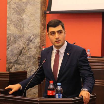 Վազգեն արքեպիսկոպոս Միրզախանյանի գործած սխալներն անուղղելի հետք են թողել վիրահայոց թեմի վրա
