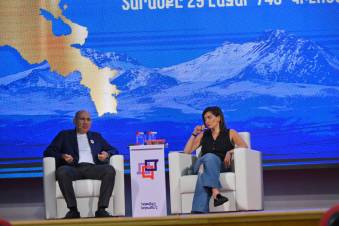 Փաշինյան-Հակոբյան զույգը սեփականաշնորհում է Հայաստանը
