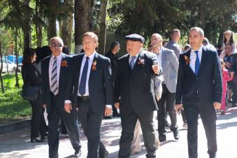 Ընդդիմություն` նաեւ գործունեությամբ