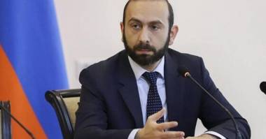 «Очередная «дешевая игра» Еревана против Баку» -  Р.Гусейнов