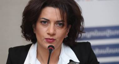 Տիկինն առաջարկել է նայել տարեկան հաշվետվությունները