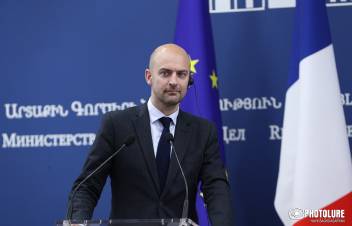Ֆրանսիան ոչ թե սեւ խավիար, նույնիսկ պանիր ու հաց չի տալու սրանց